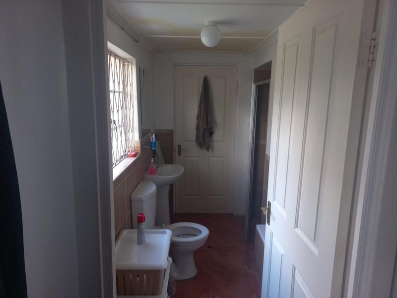 To Let 4 Bedroom Property for Rent in Oatlands Eastern Cape